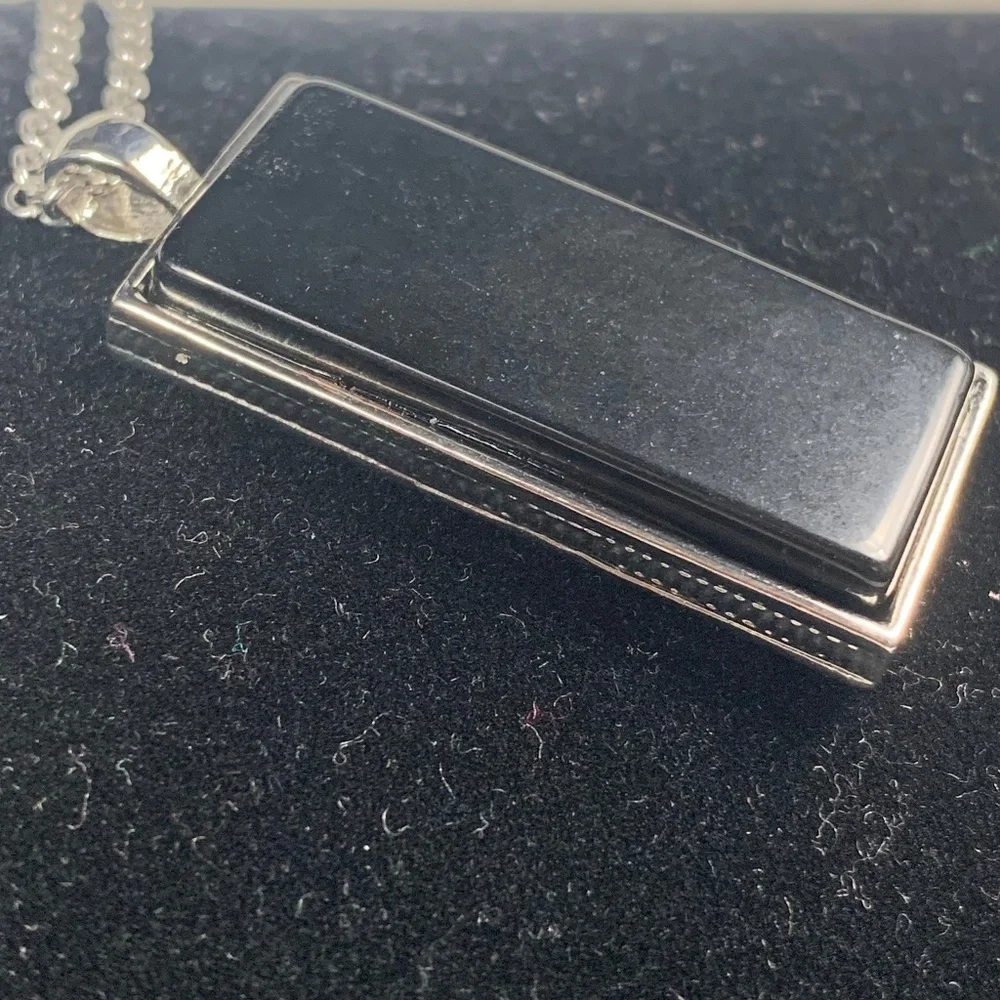 Black Agate Dogtag Pendant Necklace In Silvertone